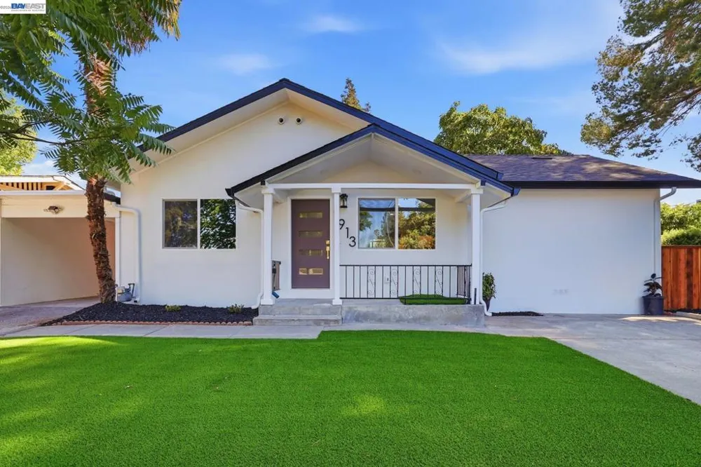 1913 W Middlefield Rd Mountain View, CA 94043