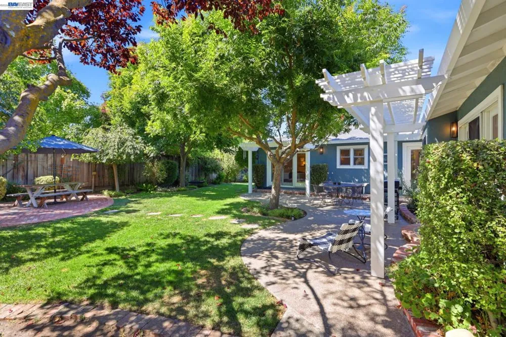 1712 Beachwood Way Pleasanton, CA 94566