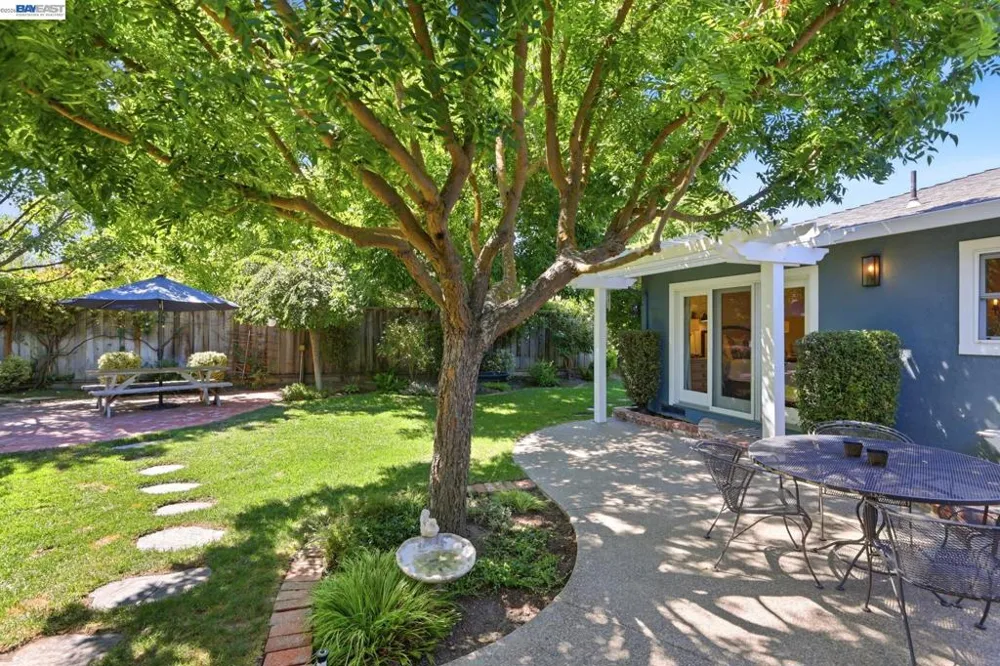 1712 Beachwood Way Pleasanton, CA 94566