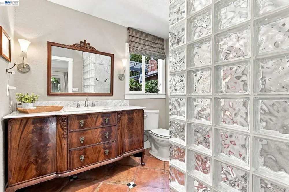 1712 Beachwood Way Pleasanton, CA 94566