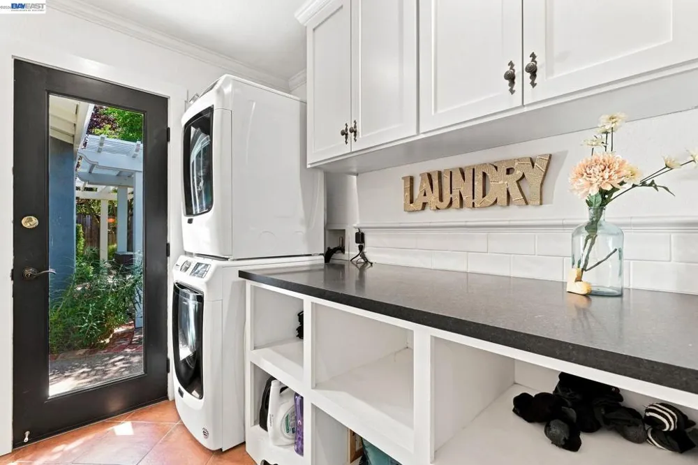 1712 Beachwood Way Pleasanton, CA 94566