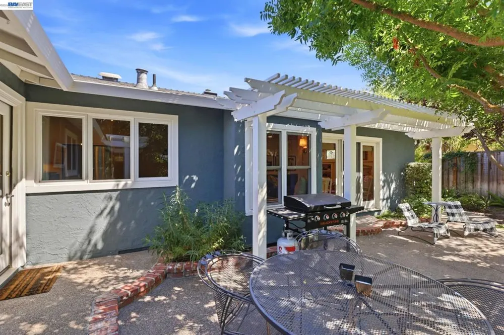 1712 Beachwood Way Pleasanton, CA 94566