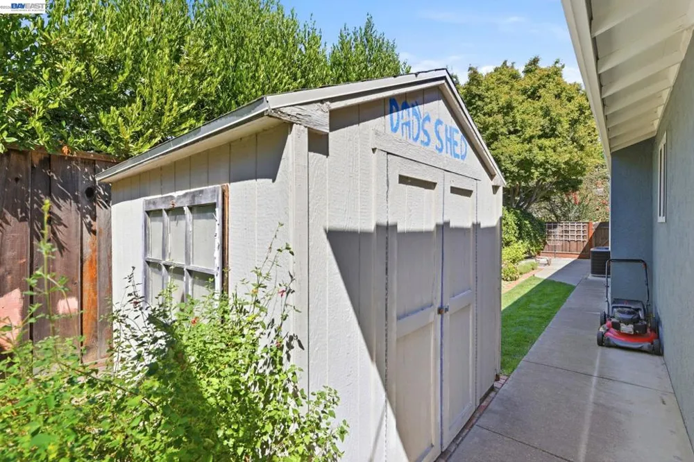 1712 Beachwood Way Pleasanton, CA 94566