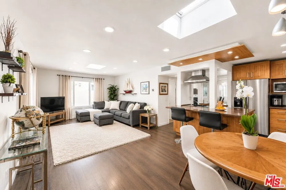970 Palm Avenue #209 West Hollywood, CA 90069