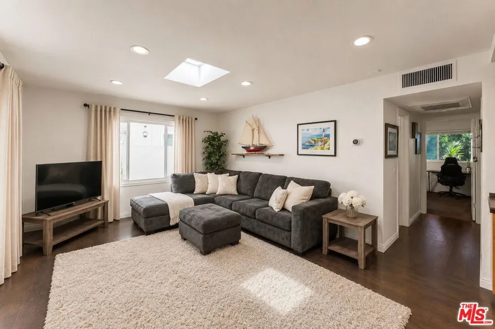 970 Palm Avenue #209 West Hollywood, CA 90069