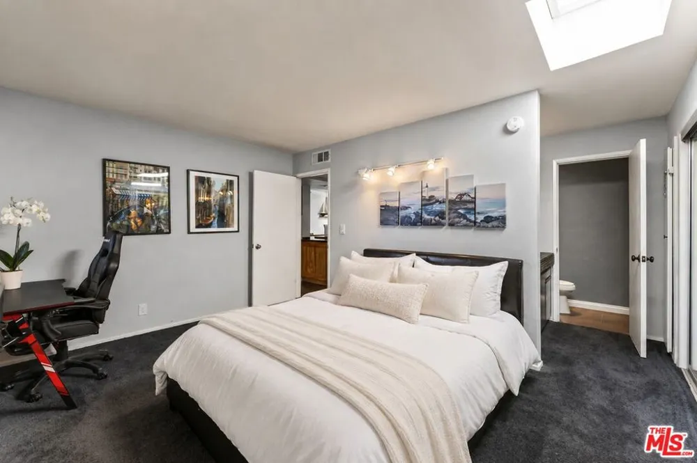 970 Palm Avenue #209 West Hollywood, CA 90069