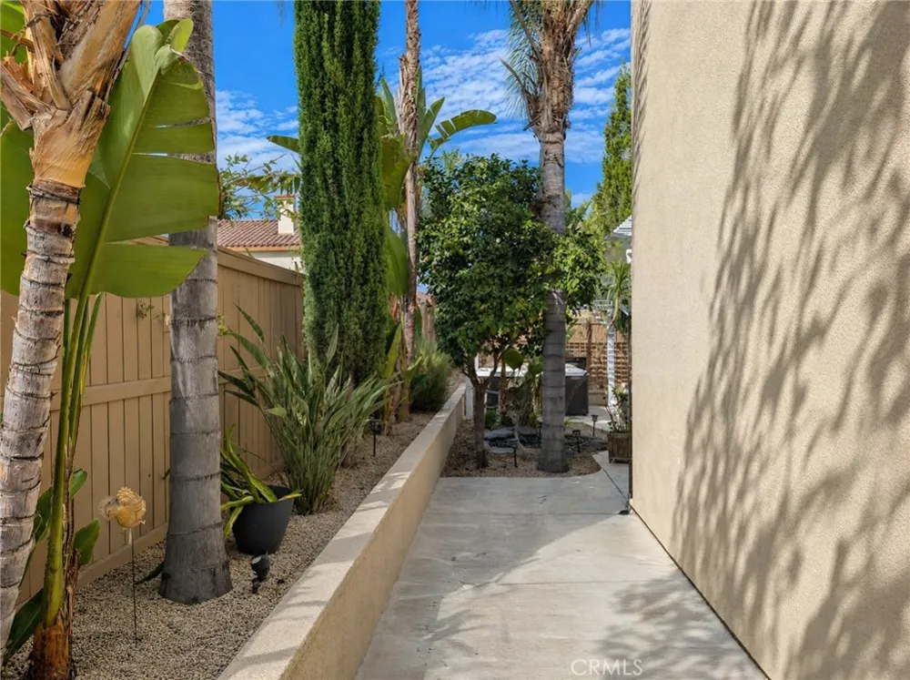 23728 Tatia Murrieta, CA 92562