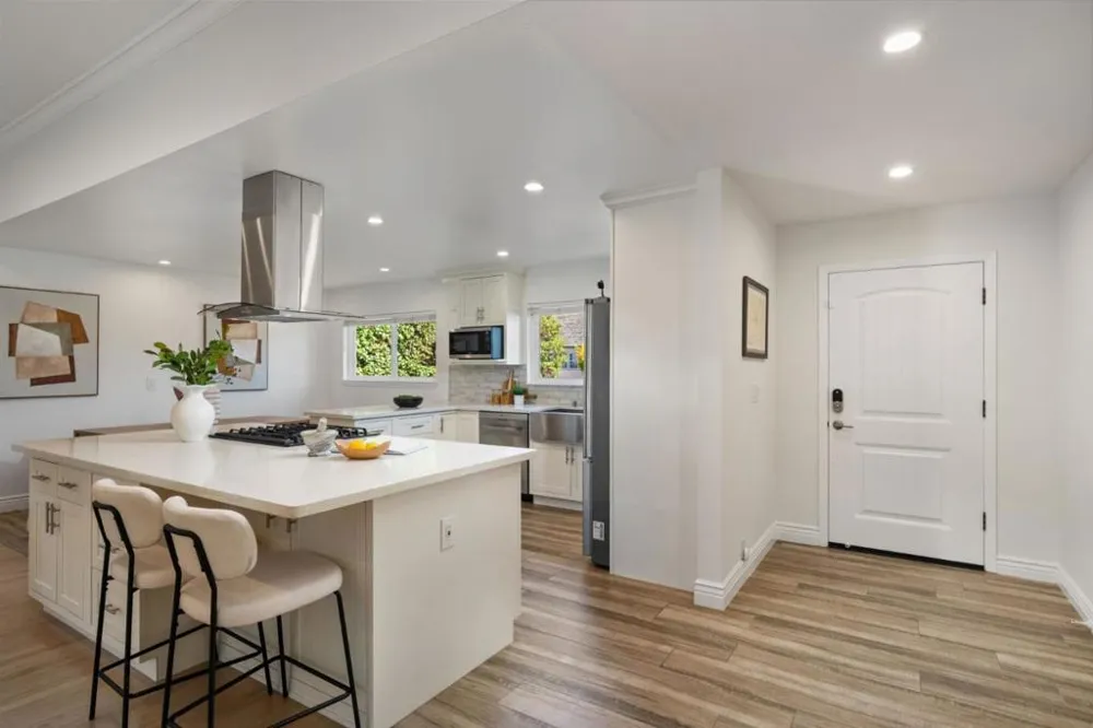 731 W Capistrano Way San Mateo, CA 94402