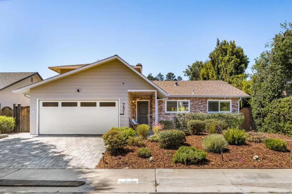 731 W Capistrano Way San Mateo, CA 94402