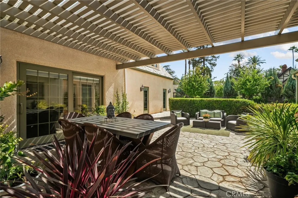 731 W Highland Avenue Redlands, CA 92373