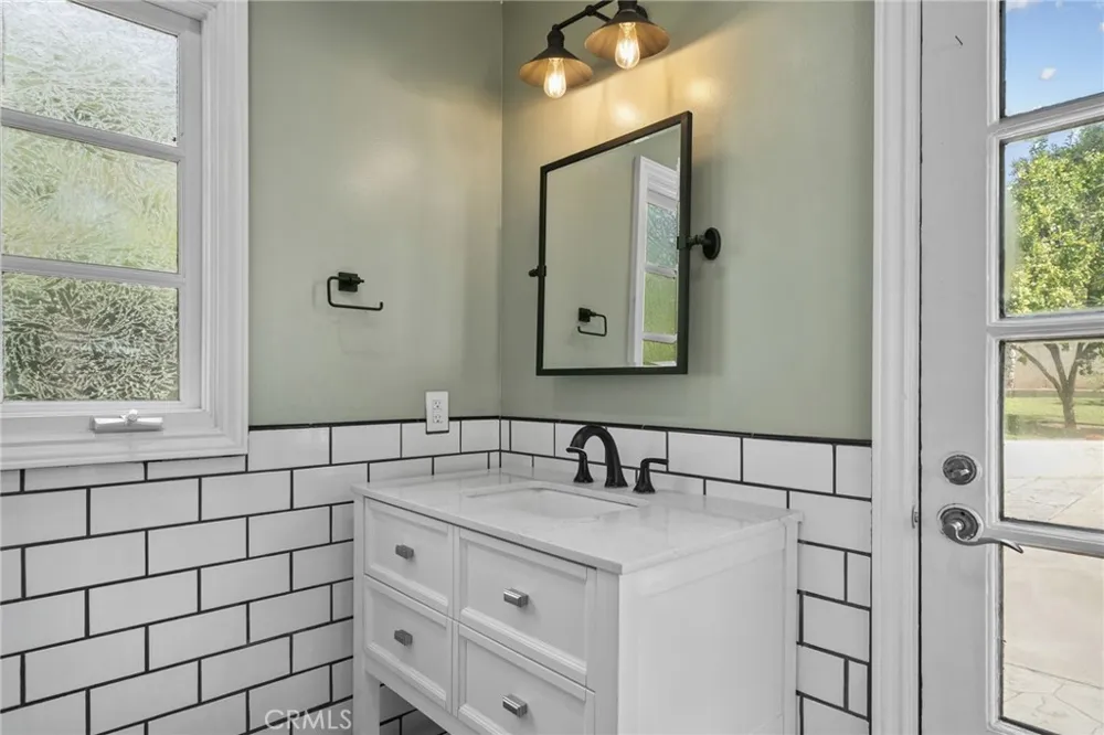 731 W Highland Avenue Redlands, CA 92373