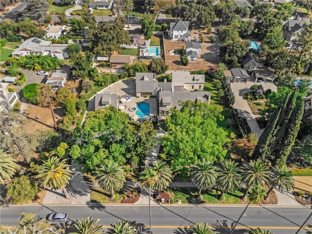 731 W Highland Avenue Redlands, CA 92373