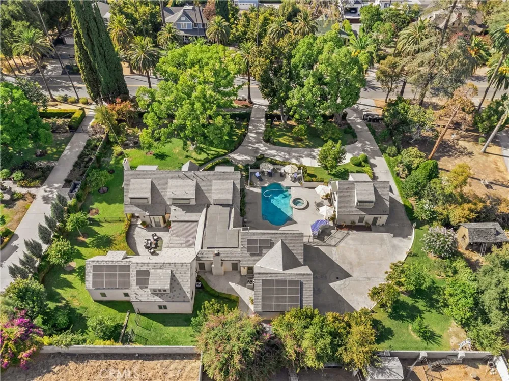 731 W Highland Avenue Redlands, CA 92373
