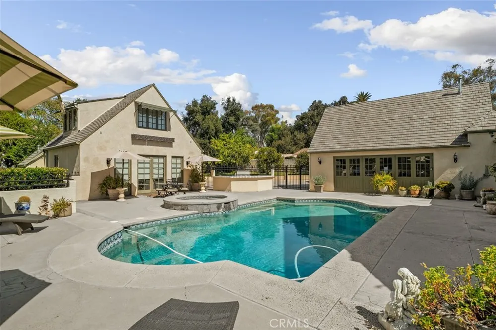 731 W Highland Avenue Redlands, CA 92373