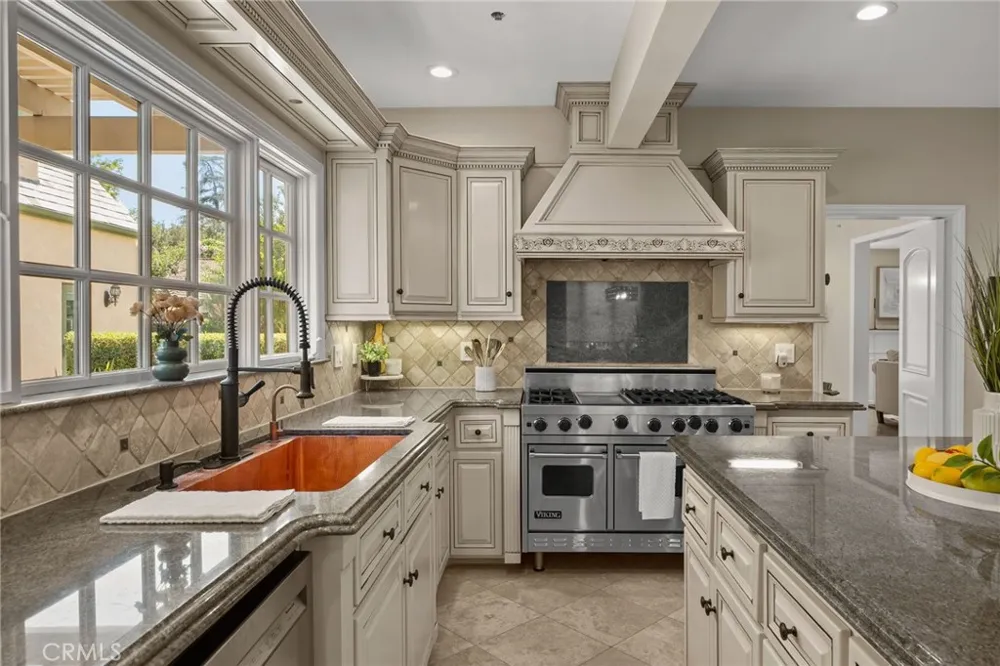 731 W Highland Avenue Redlands, CA 92373