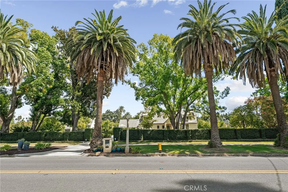 731 W Highland Avenue Redlands, CA 92373
