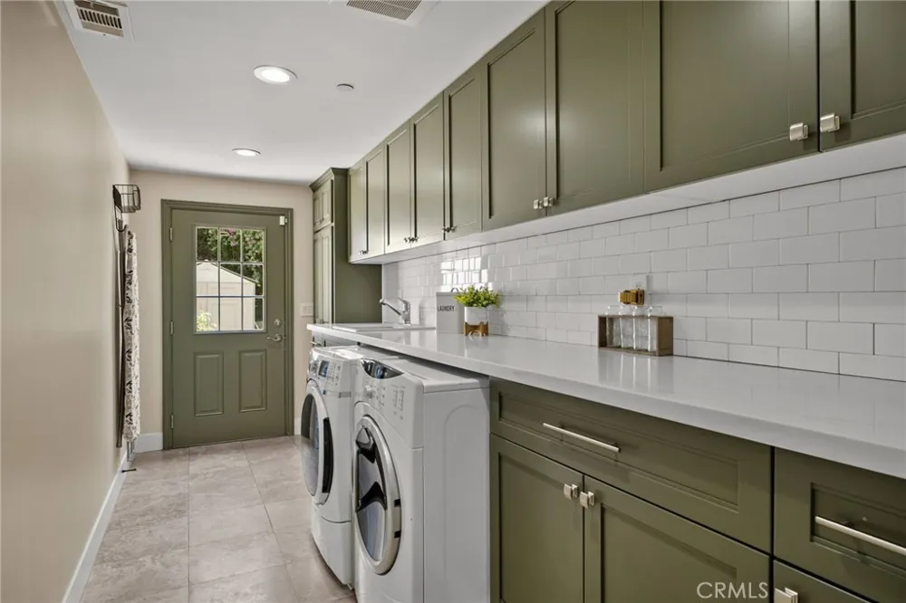 731 W Highland Avenue Redlands, CA 92373