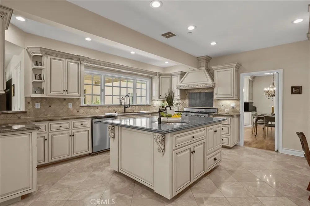 731 W Highland Avenue Redlands, CA 92373