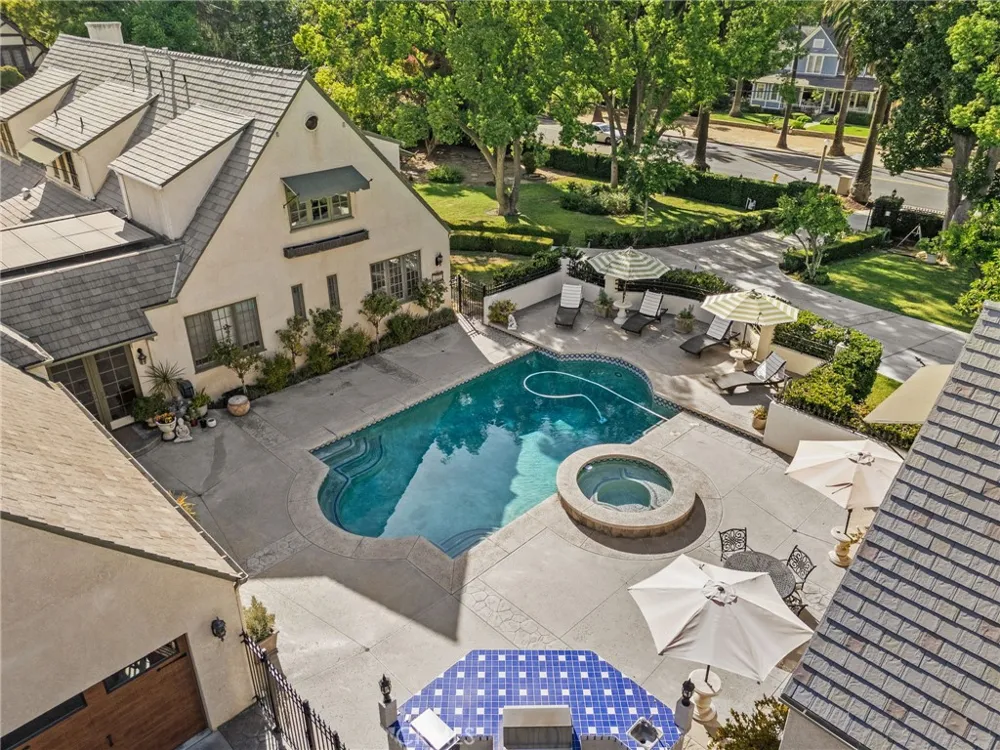 731 W Highland Avenue Redlands, CA 92373