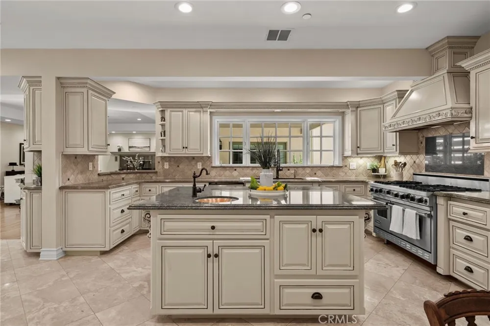 731 W Highland Avenue Redlands, CA 92373