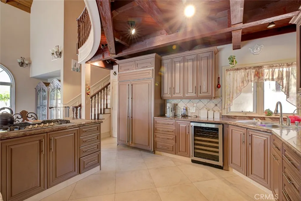 1663 Vista Glendale, CA 91201