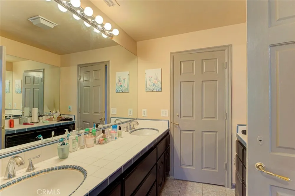 1663 Vista Glendale, CA 91201