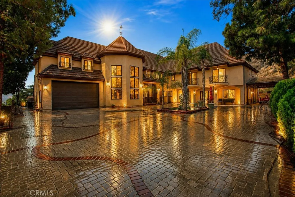 1663 Vista Glendale, CA 91201