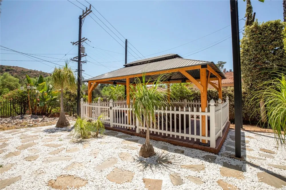 1663 Vista Glendale, CA 91201