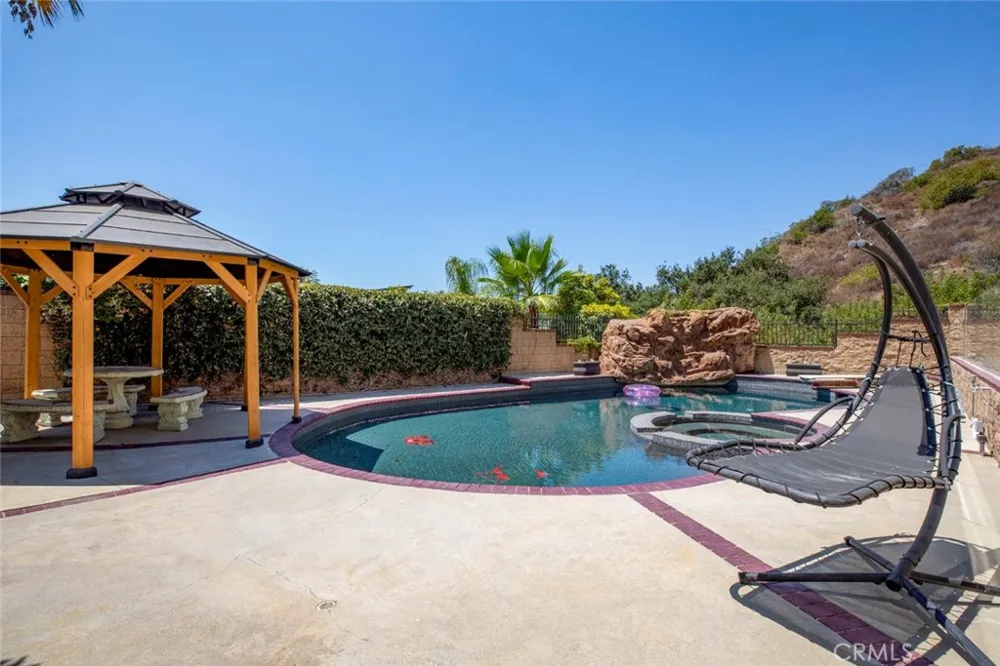 1663 Vista Glendale, CA 91201