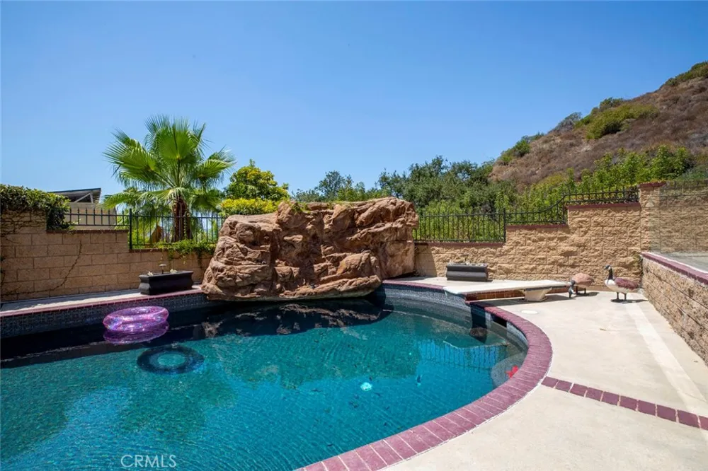 1663 Vista Glendale, CA 91201