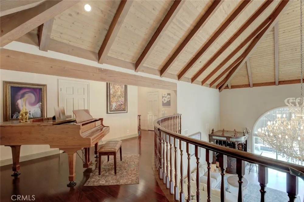 1663 Vista Glendale, CA 91201