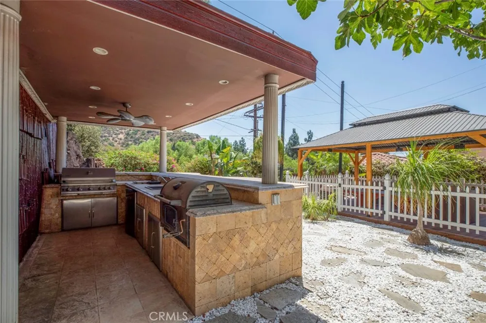 1663 Vista Glendale, CA 91201
