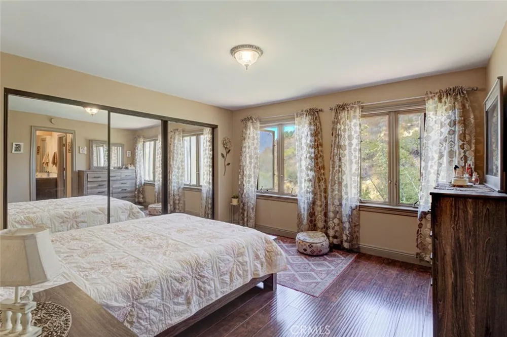 1663 Vista Glendale, CA 91201