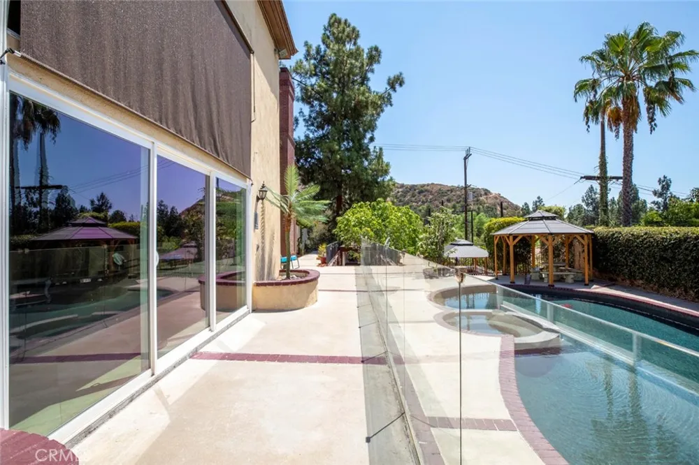 1663 Vista Glendale, CA 91201