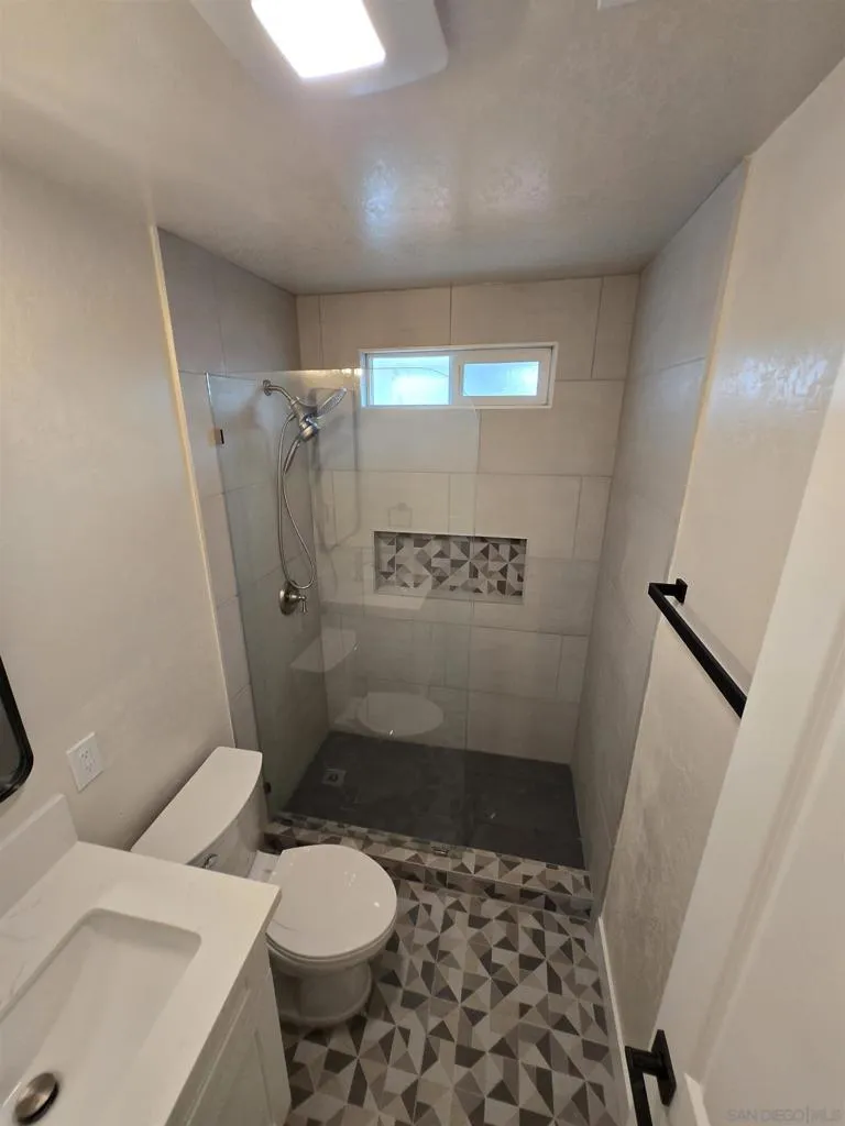 2134 E 5th ST National City, CA 91950