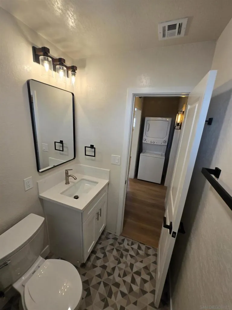 2134 E 5th ST National City, CA 91950