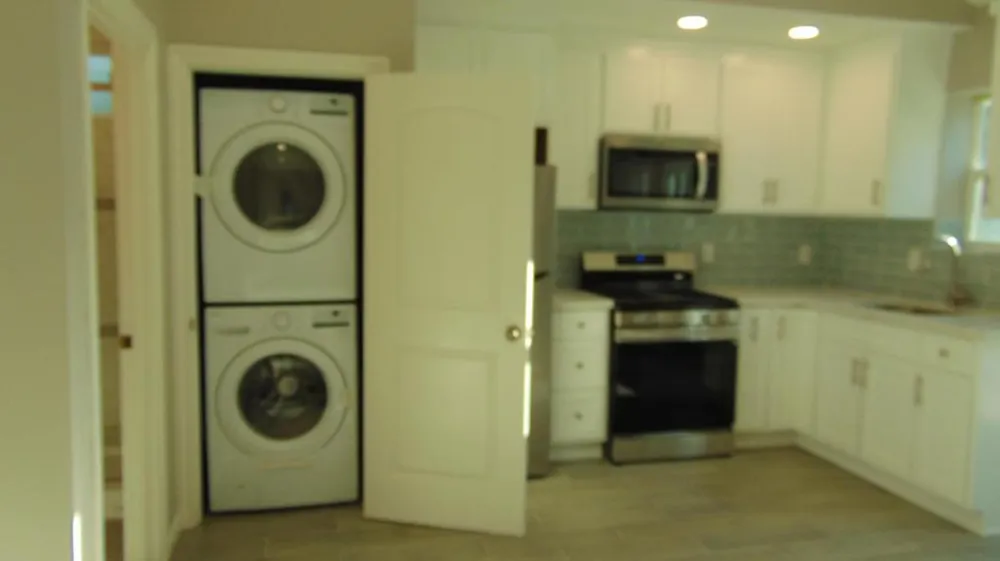 6642 Forbes Avenue Los Angeles, CA 91406