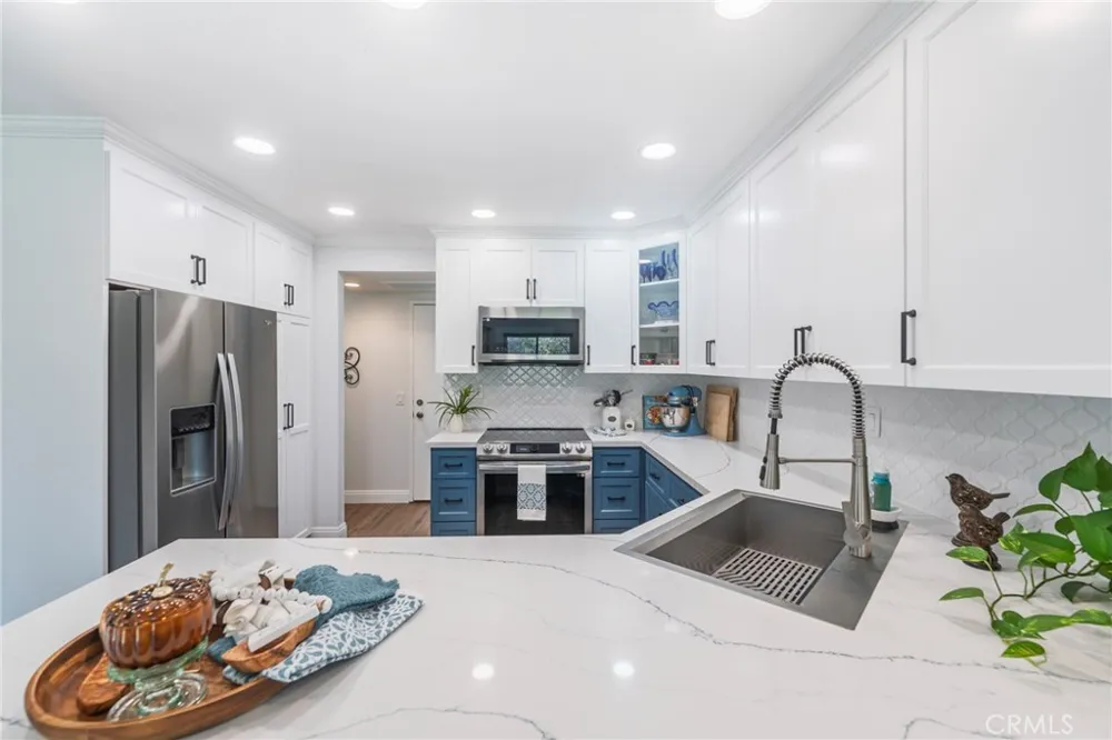 6097 E Montefino Anaheim, CA 92807