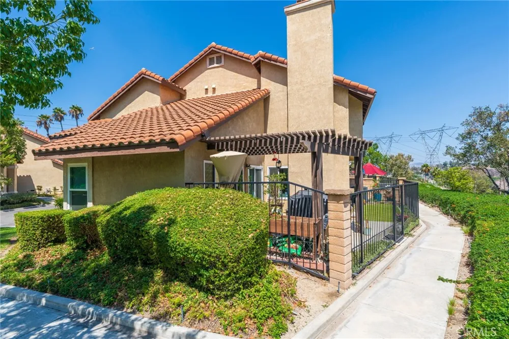 6097 E Montefino Anaheim, CA 92807