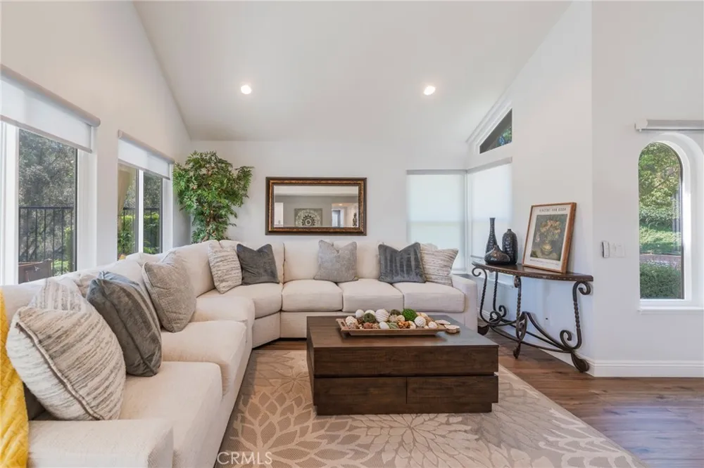 6097 E Montefino Anaheim, CA 92807