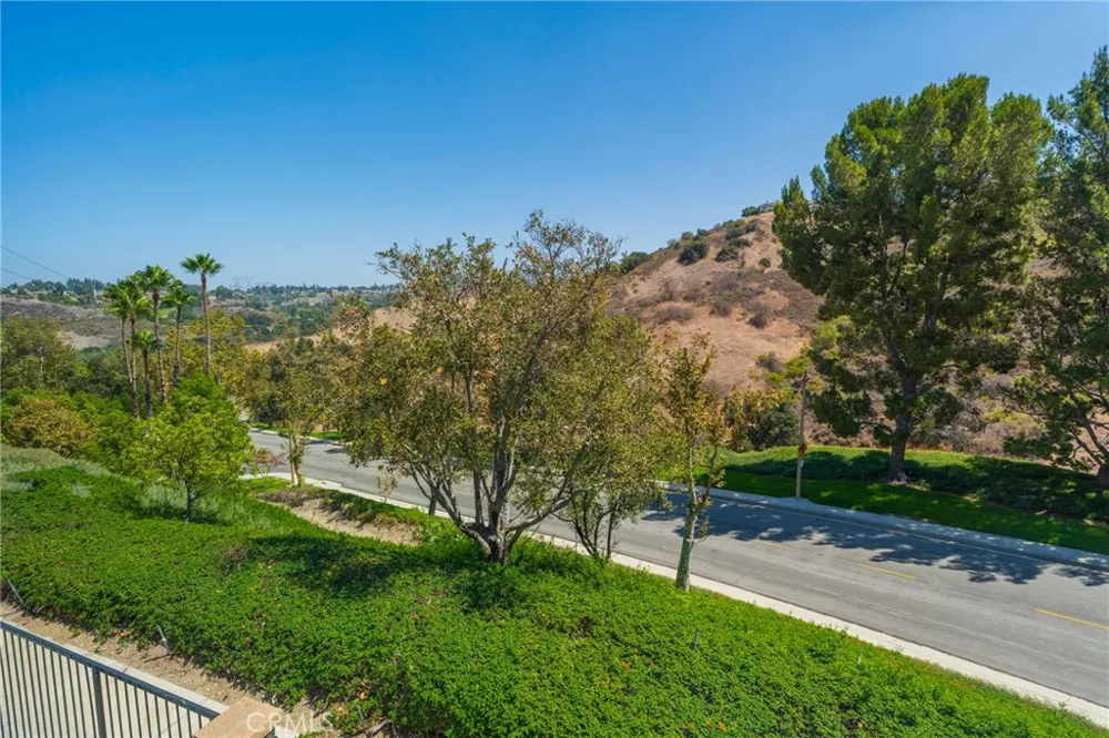 6097 E Montefino Anaheim, CA 92807