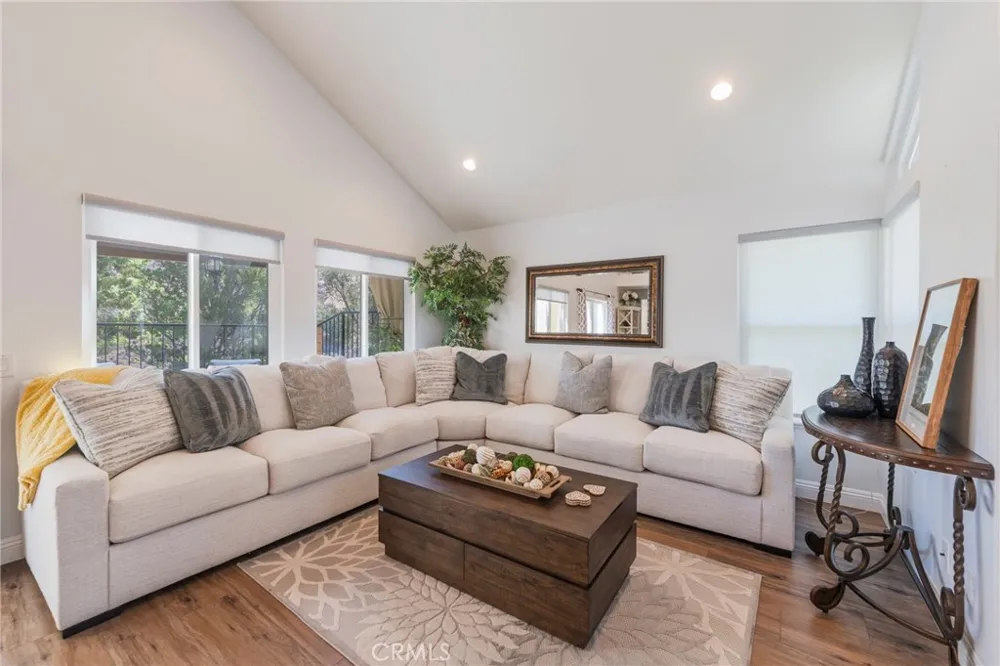 6097 E Montefino Anaheim, CA 92807