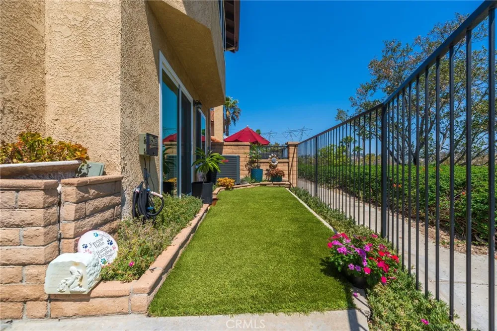 6097 E Montefino Anaheim, CA 92807