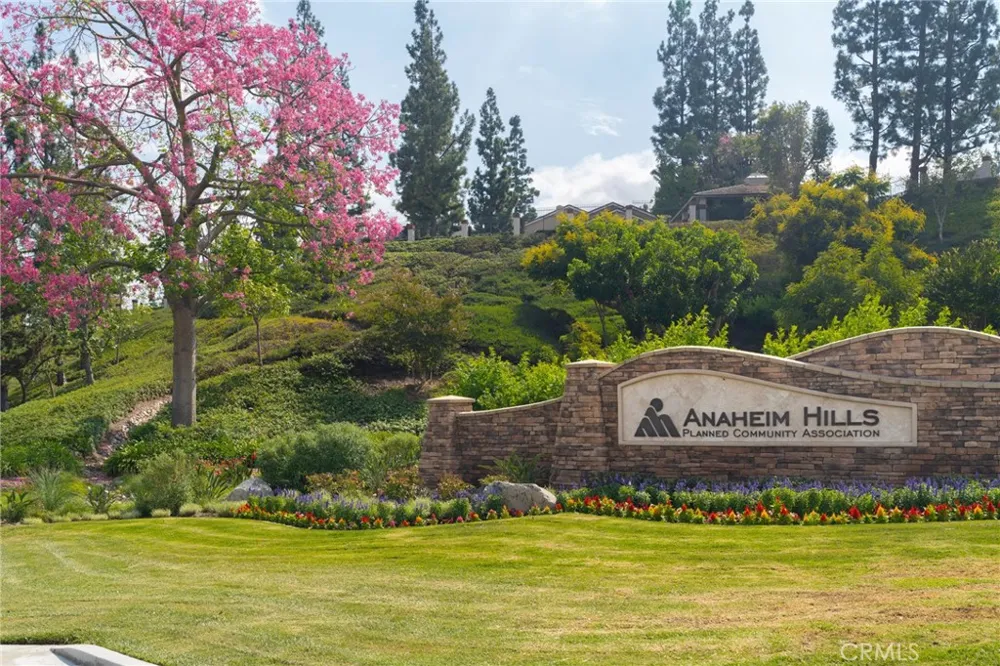6097 E Montefino Anaheim, CA 92807