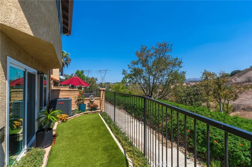 6097 E Montefino Anaheim, CA 92807