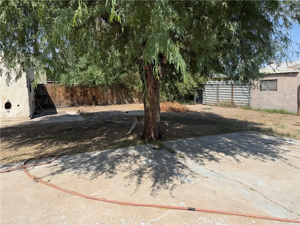 136 N K Street Needles, CA 92363
