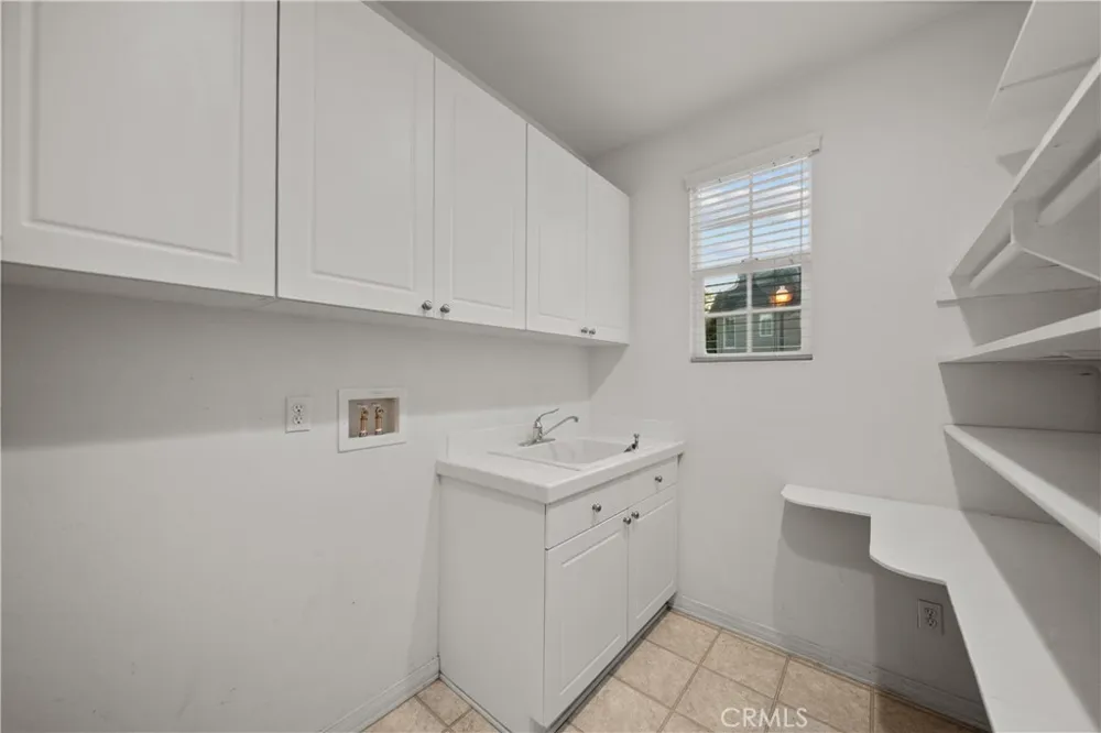 27032 Edgewater Lane Valencia, CA 91355