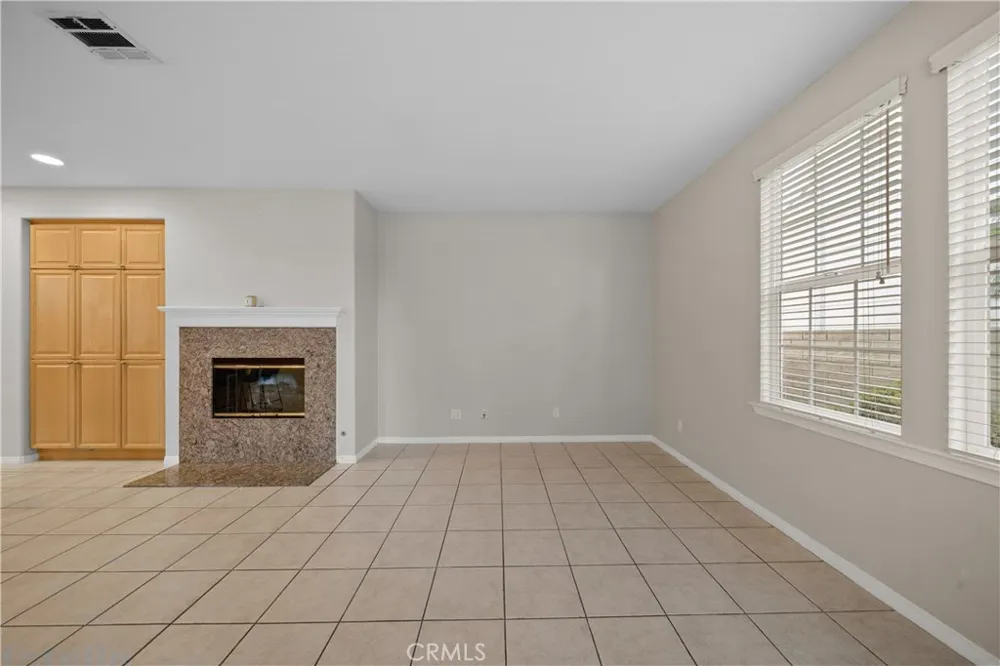 27032 Edgewater Lane Valencia, CA 91355