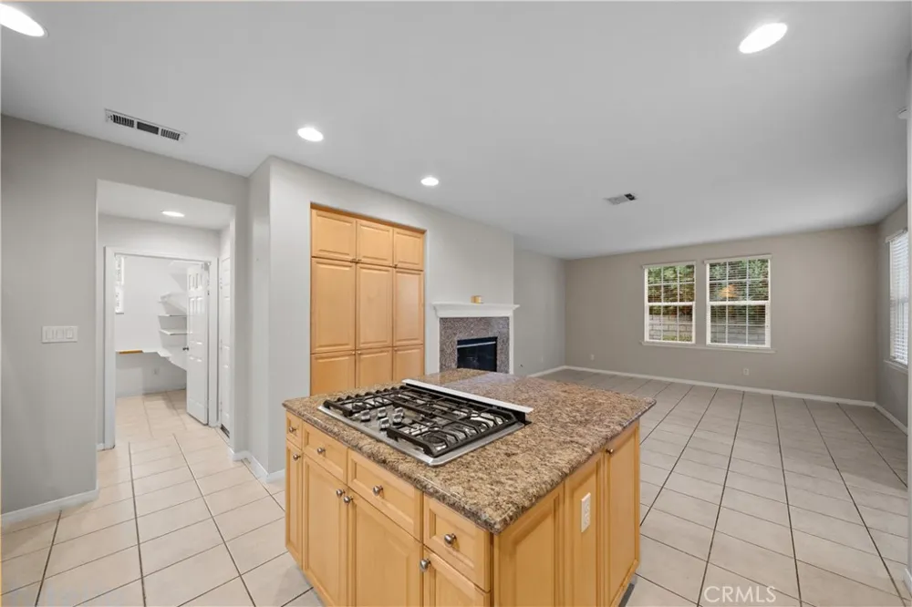 27032 Edgewater Lane Valencia, CA 91355