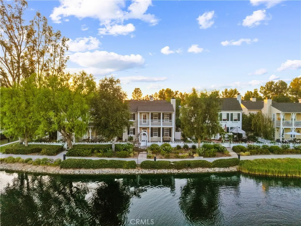 27032 Edgewater Lane Valencia, CA 91355